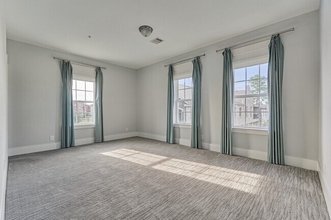 Building Photo - 2113 Solstice Blvd