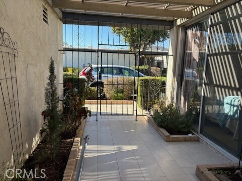 Building Photo - 28375 Paseo Grande Dr