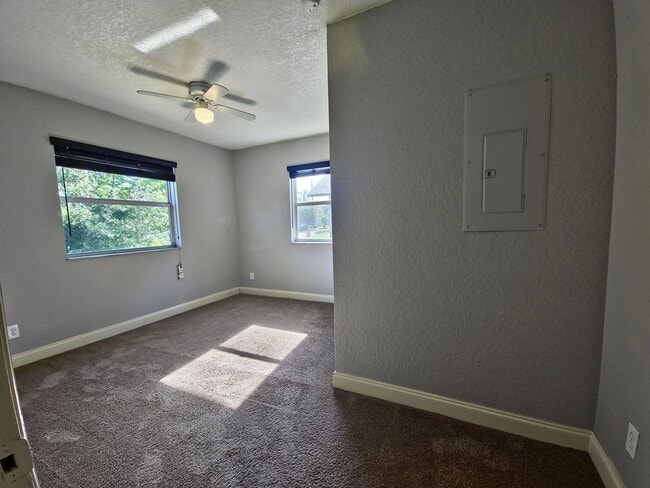 Building Photo - Glimpse Lake Minneola from the heart of do...