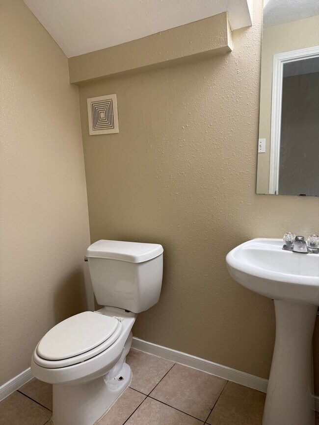 Building Photo - 5909 Allison Rd