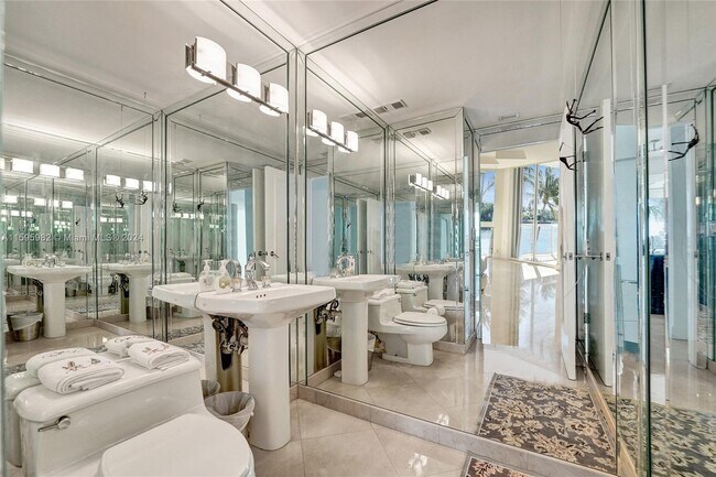 Building Photo - 3801 NE 207th St