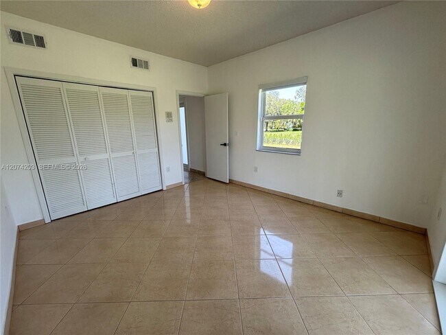 Building Photo - 6611 SW 99th Ave