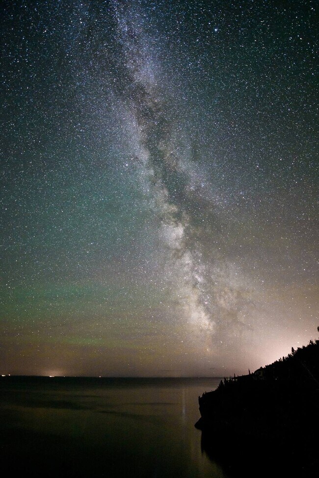 With no light pollution, the milkyway shines bright (taken from the property) - 6012 Highway 61