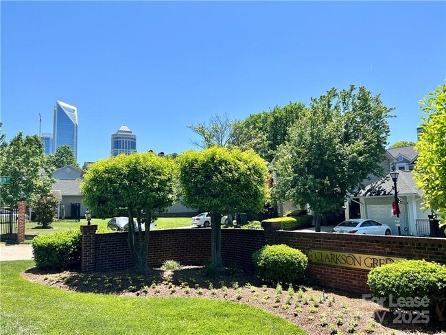 Building Photo - 414 Clarkson Green St