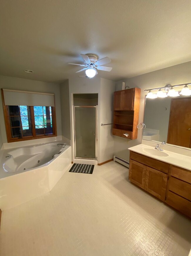 Building Photo - Quaint Country Living (APP#143)