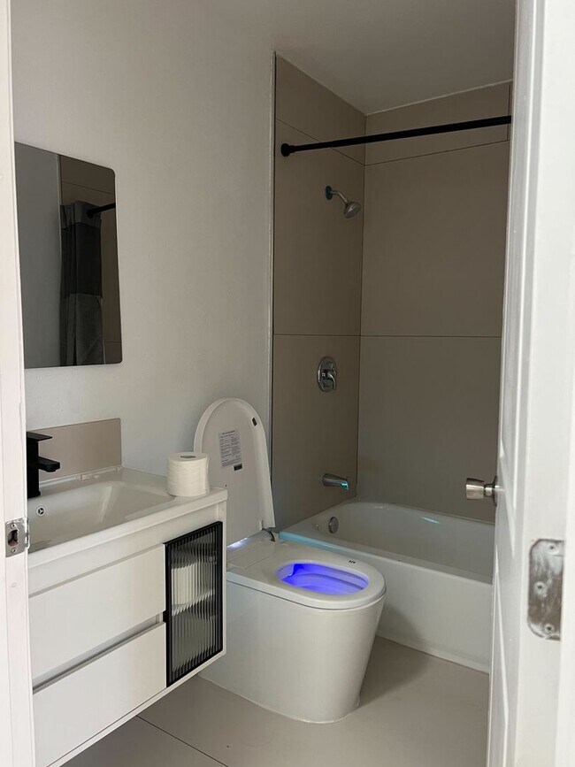 Building Photo - 1906 Filson St