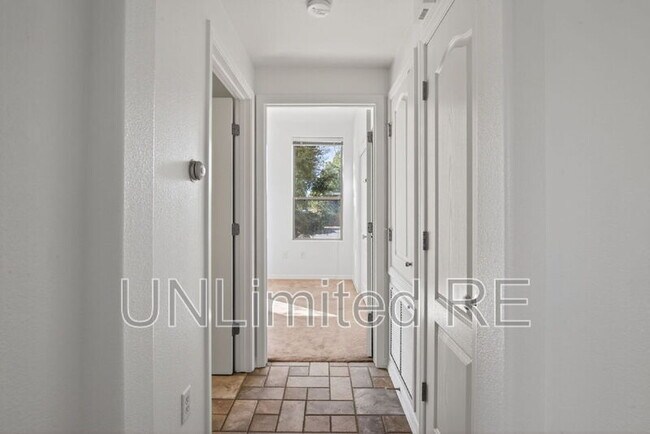 Building Photo - 1401 N Fourth St