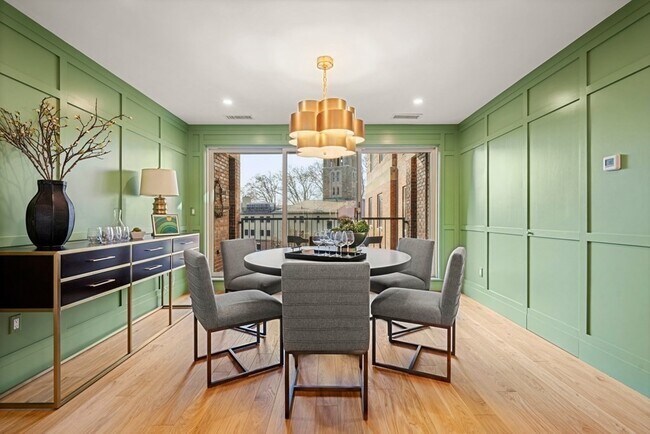 Building Photo - 130 Mt Auburn St