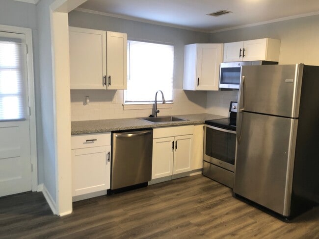 Building Photo - 1804 Screven Pl