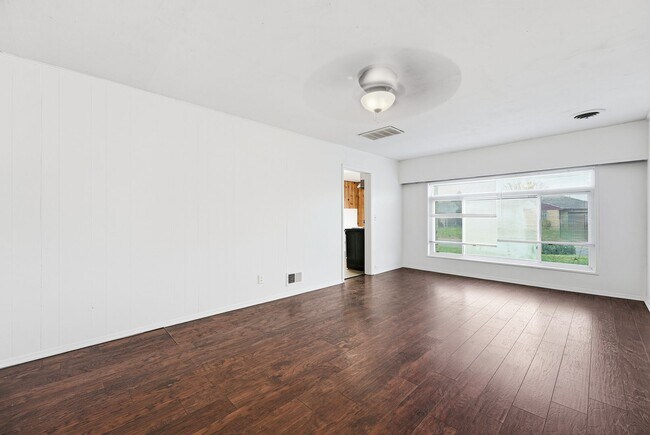 Building Photo - 5320 E Thrill Pl