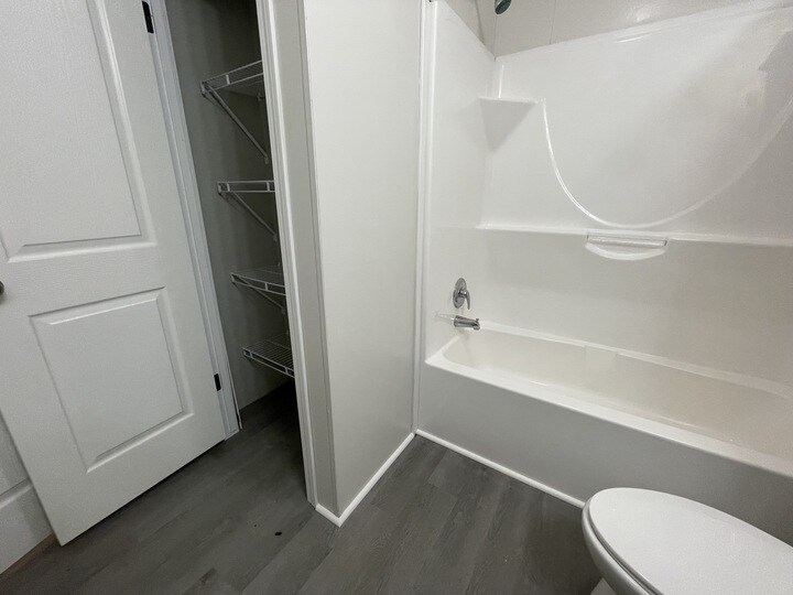 Building Photo - 15835 Marentette Dr