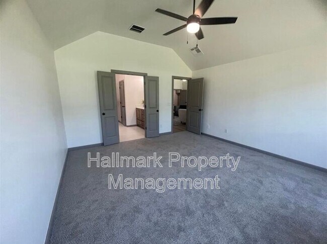 Building Photo - 5001 Misty Wood Ln