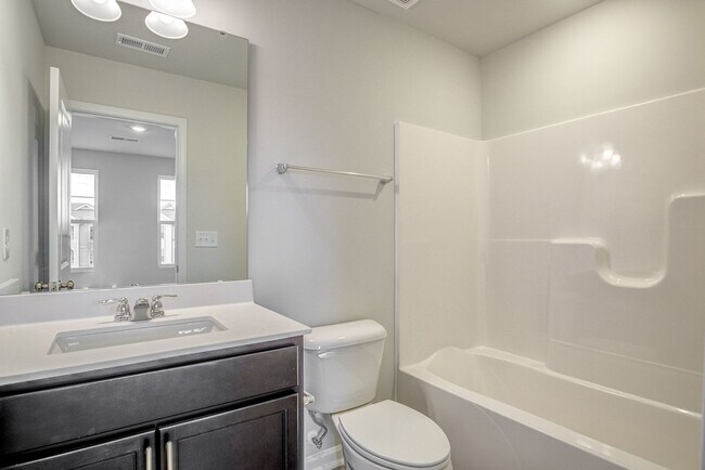 Building Photo - 2437 Kasota Ln