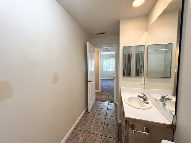 Building Photo - 1311-1200 1200 W