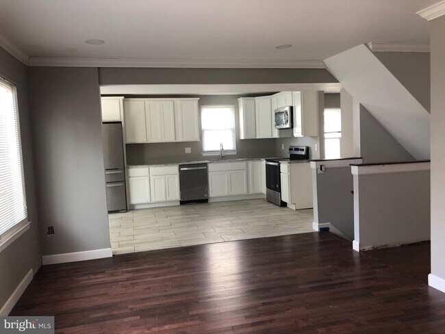 Building Photo - 6031 Flywheel Ct