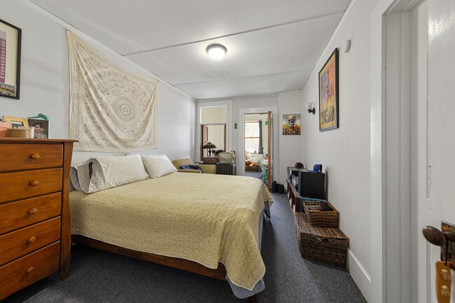 Bedroom with Sunroom - 9 River Street