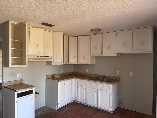 Building Photo - 2112 Sunset Dr