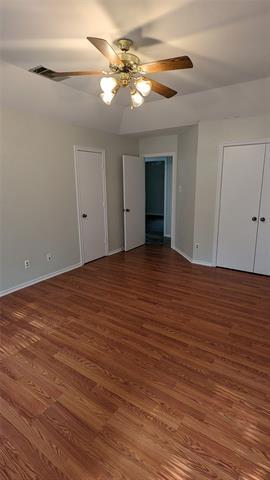 Building Photo - 2706 Parkview Dr