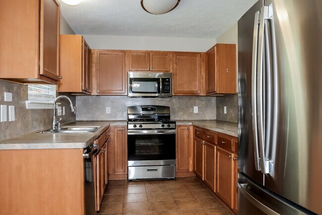 Building Photo - 33103 Cottonwood Bend