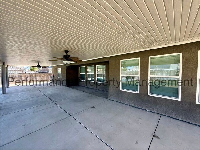 Building Photo - Modern 4 Bed/2 Bath SW Bakersfield Home w/ Solar, Pool & RBP