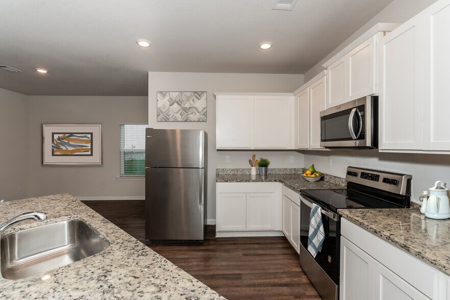 Building Photo - 3302 Bridgewood Dr