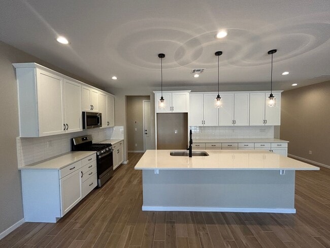 Building Photo - 18570 W Swayback Pass