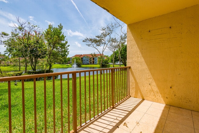 Building Photo - 602 Villa Cir