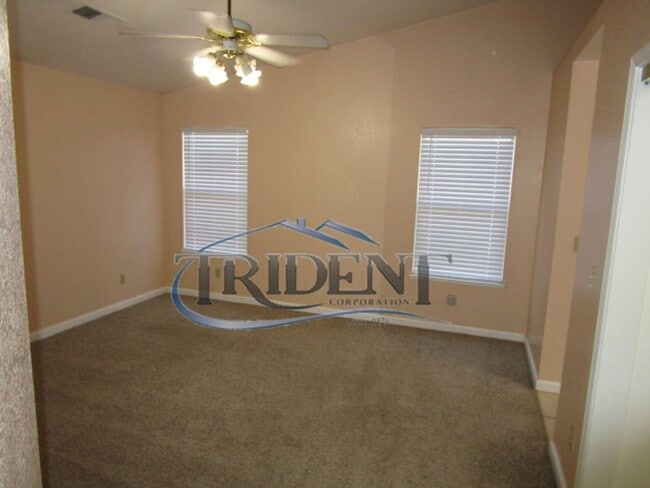 Building Photo - Yuba City home near Happy Park