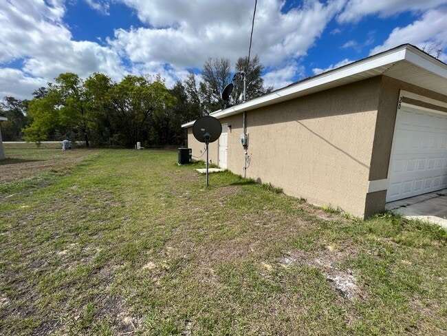 Building Photo - Charming 3-Bedroom, 2-Bathroom Single-Family Home in Ocklawaha!