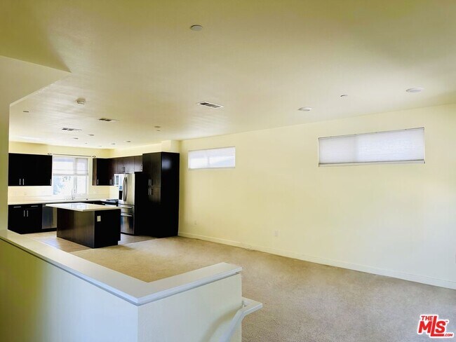 Building Photo - 2581 Arvia St