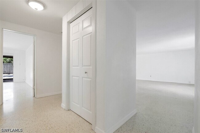 Building Photo - 181 7th St