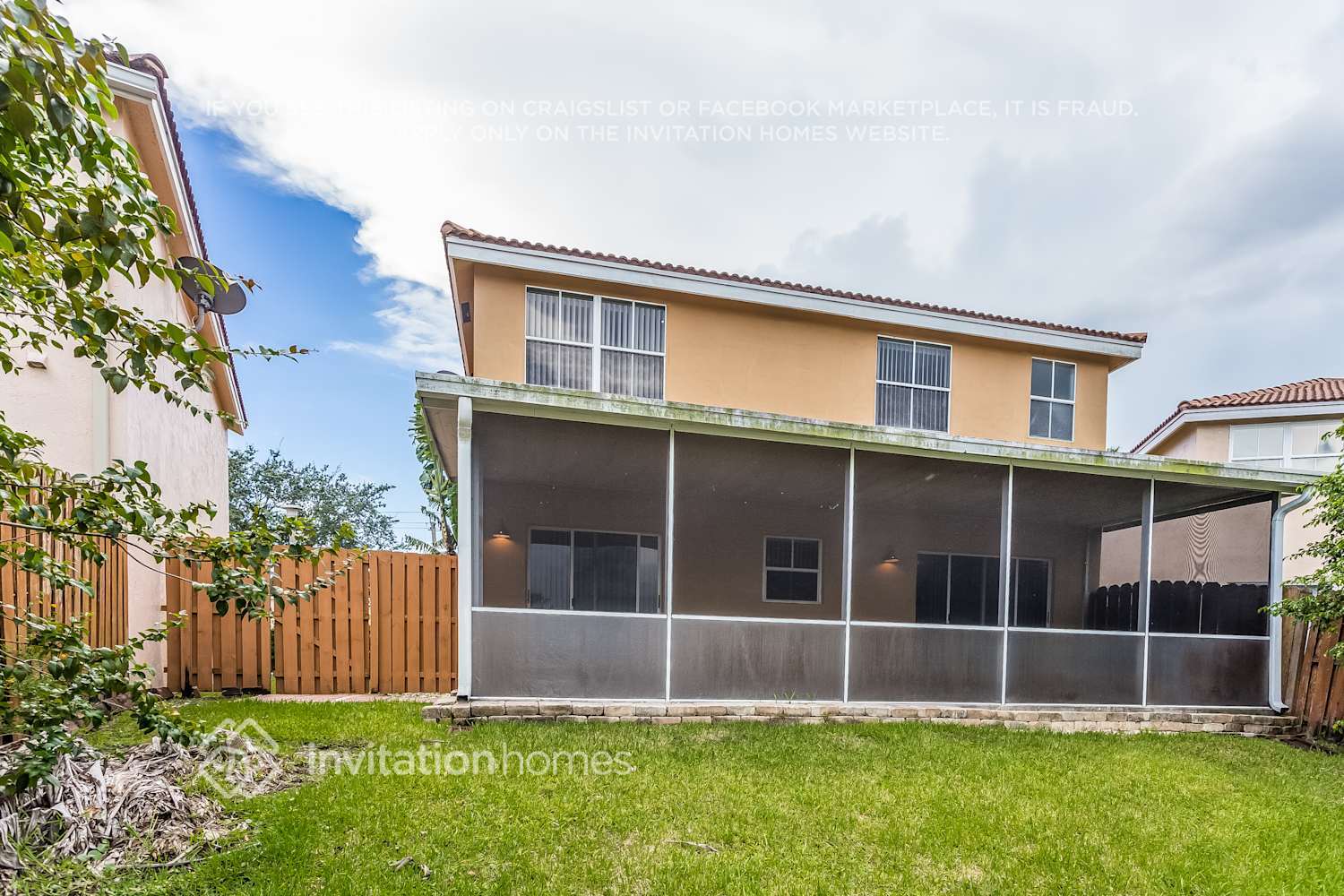 Building Photo - 7521 Santa Monica Dr