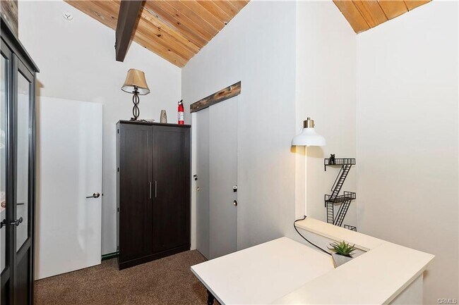 Building Photo - Treehouse-like atmosphere with peek-a-boo views of Lake Arrowhead