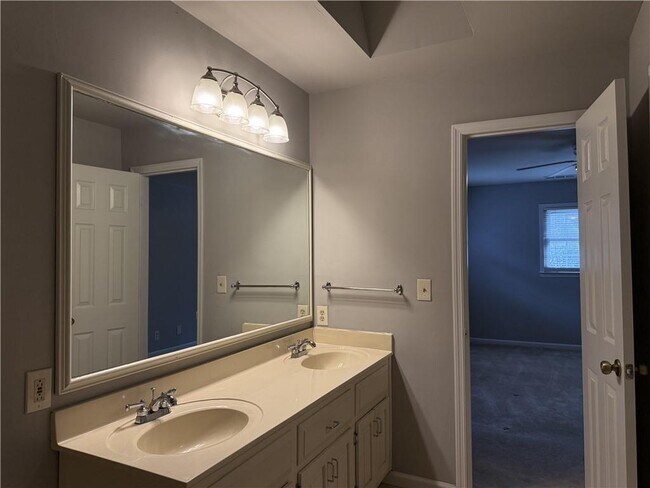 Building Photo - 1270 Morgan Chase Terrace NE