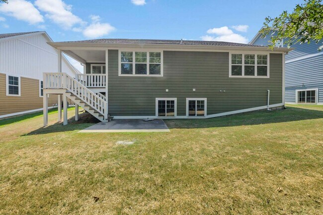 Building Photo - Craftsman Style House In The Walden Park