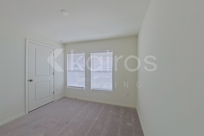 Building Photo - 2306 NW 20th Pl