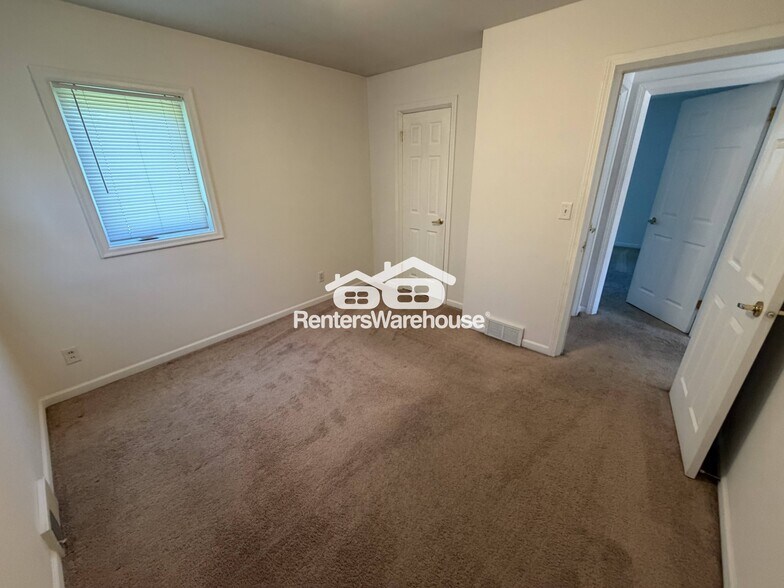 Building Photo - 2907 Knollwood Dr SE