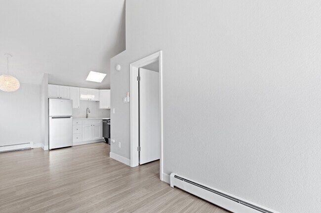 Floorplan - 3075 Broadway St