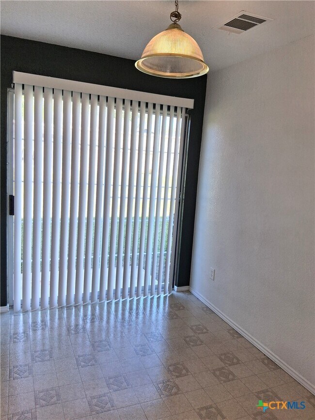 Building Photo - 5803 Redstone Dr