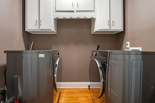 Building Photo - Beautiful Home in Trinity Park