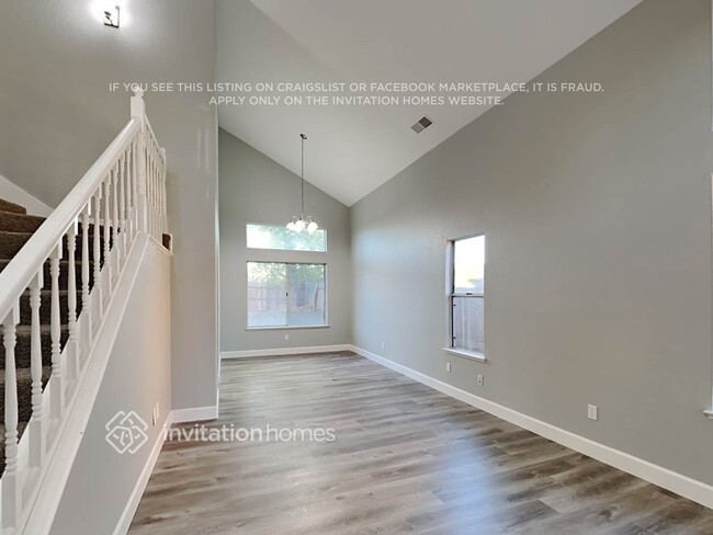 Building Photo - 8729 Longspur Way