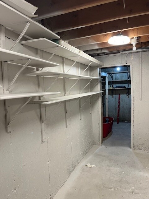 storage - 2112 W Bowling Ave