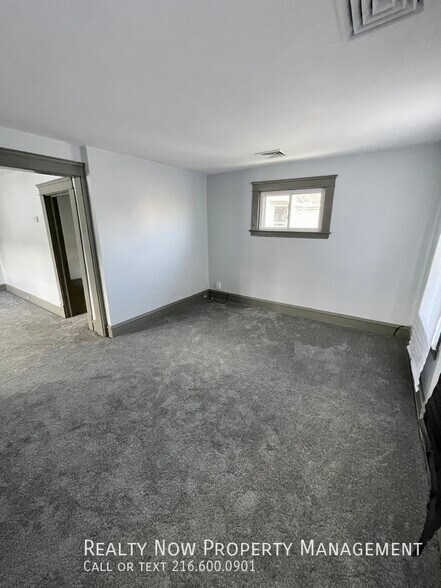 Building Photo - 2813 Marvin Ave