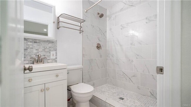 Building Photo - Pool Estate for Lease