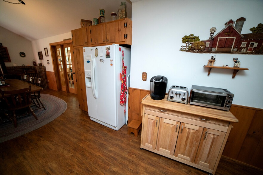 Kitchen - 6 Sandy Cv