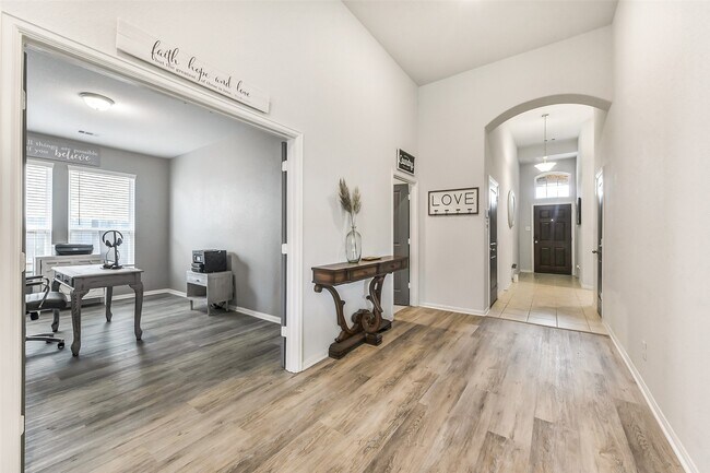 Building Photo - 12430 Ashgrove Point Dr