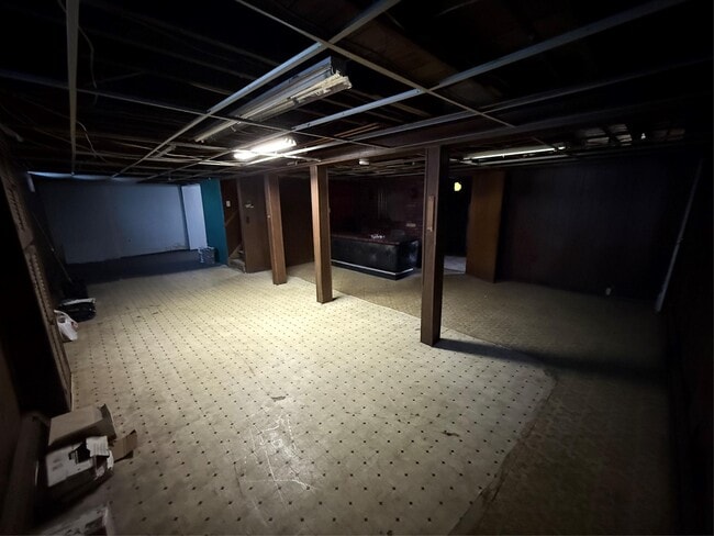 Building Photo - 209 River Ave