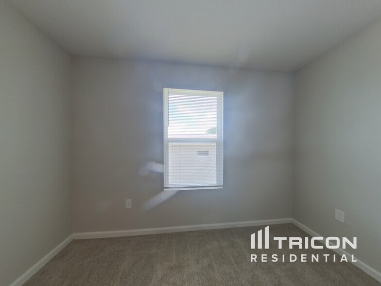 Building Photo - 31767 Broadwater Ave