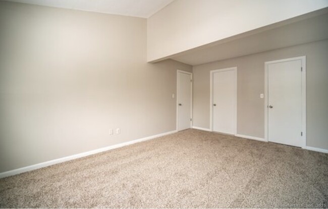 Building Photo - 28 Woodland Dr