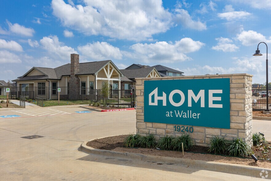 Building Photo - Home at Waller